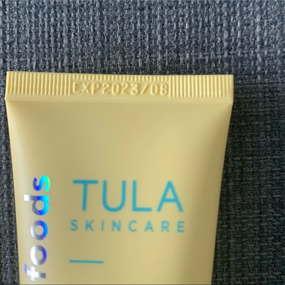 TULA Protect + Glow Daily Sunscreen Broad Spectrum SPF 30 blue light EXP 08/23 - Picture 11 of 15